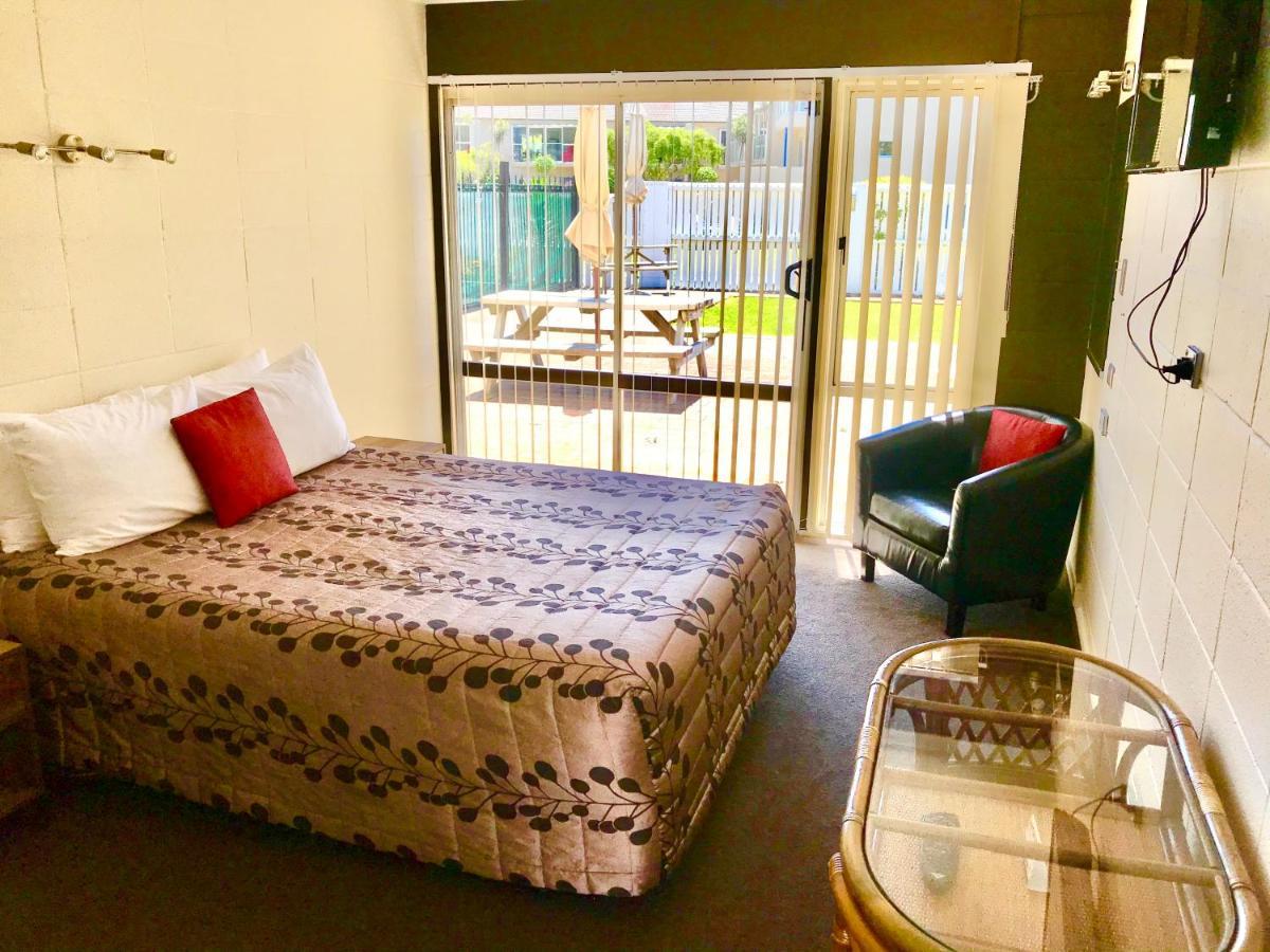 Tui Oaks Motel Taupo Kültér fotó