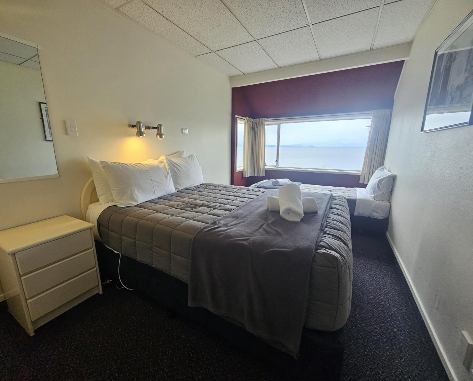 Tui Oaks Motel Taupo Kültér fotó